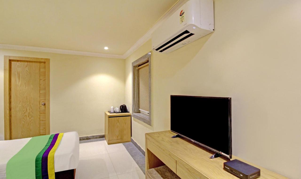 Treebo Asl Prime, Near Ballygunge Railway Station Kolkata Exterior photo