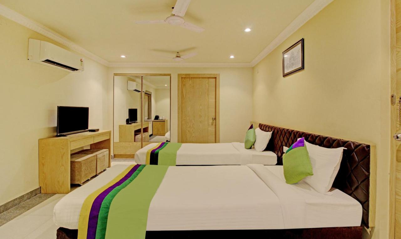 Treebo Asl Prime, Near Ballygunge Railway Station Kolkata Exterior photo