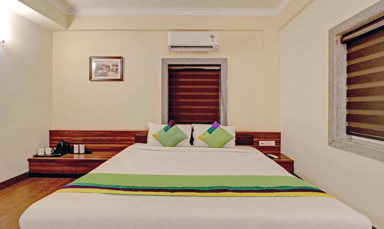 Treebo Asl Prime, Near Ballygunge Railway Station Kolkata Exterior photo