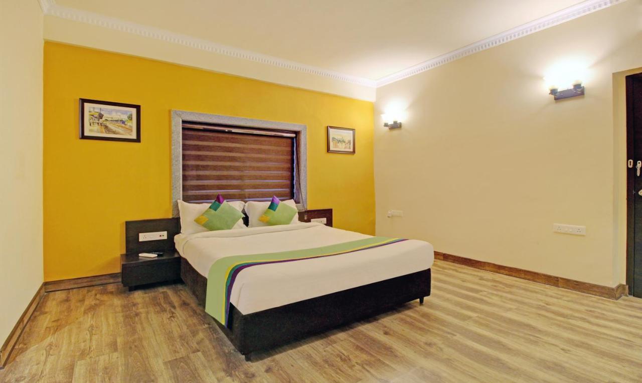 Treebo Asl Prime, Near Ballygunge Railway Station Kolkata Exterior photo